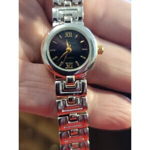 Vintage Women's Claremont Quartz Watch New Battery Works Bracelet Band